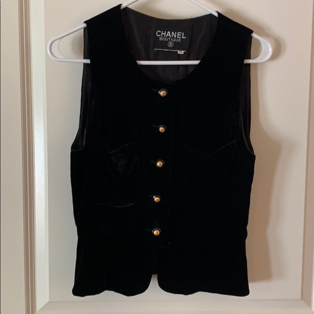 Black velvet Chanel vest